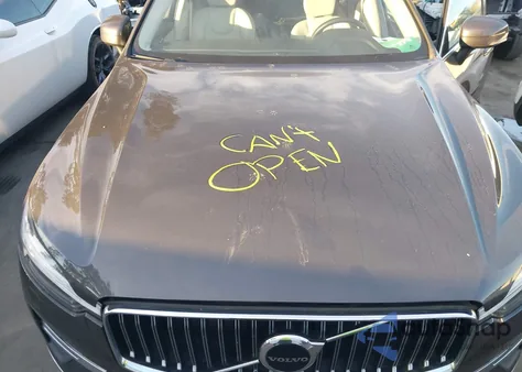 2022 Volvo Xc60 B5 Inscription z USA, uszkodzony, nr VIN YV4L12DLXN1940461